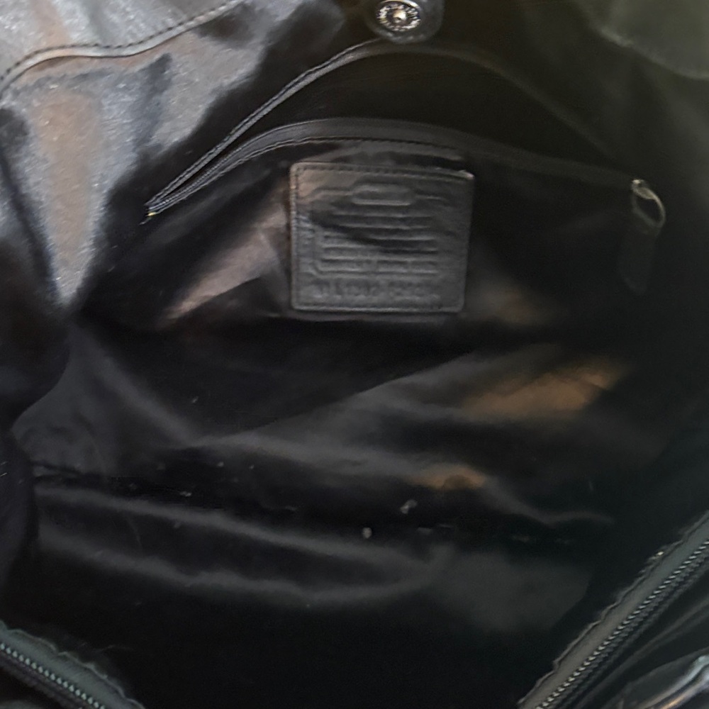 Coach Signature Black and Cream Shoulder Bag - Picture 11 of 16